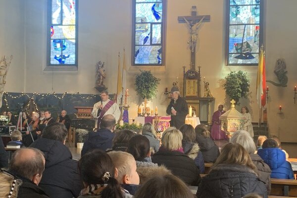 Die Pfarrei Hl. Sebastian eröffnet gemeinsam den Advent