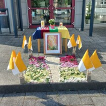 2025 Da, KiTa-Altar vor dem ZAS.jpg