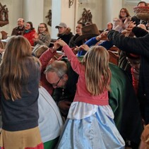 Faschingsgottesdienst 2018 in St. Medardus mit Band Regenbogen