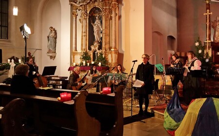 Album mit Titel Adventseinstimmung durch die Band Regenbogen