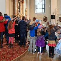 Faschingsgottesdienst 2018 in St. Medardus mit Band Regenbogen